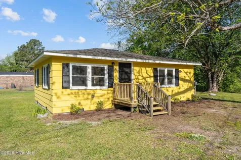 49 S 12th Street Bolton NC 28423