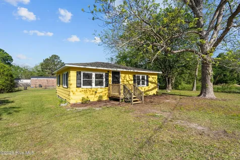 49 S 12th Street Bolton NC 28423