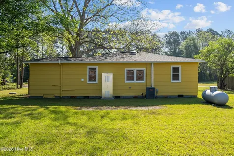49 S 12th Street Bolton NC 28423