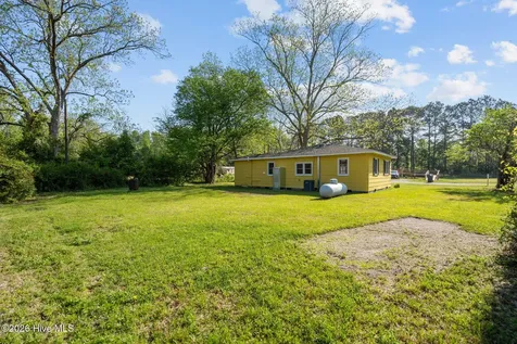 49 S 12th Street Bolton NC 28423
