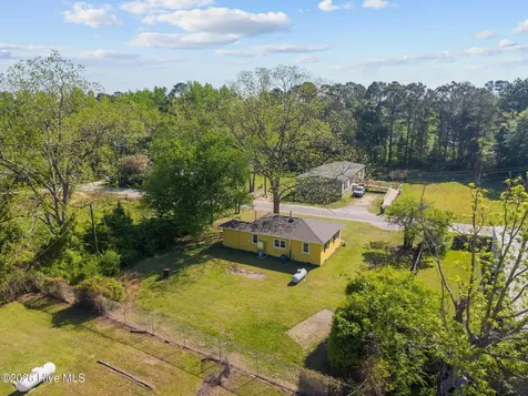 49 S 12th Street Bolton NC 28423