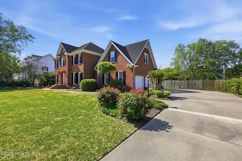 203 Starboard Court Elizabeth City NC 27909