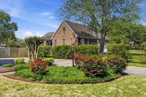 203 Starboard Court Elizabeth City NC 27909