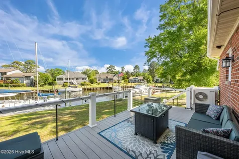 904 Coral Court New Bern NC 28560