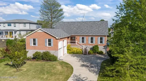 904 Coral Court New Bern NC 28560