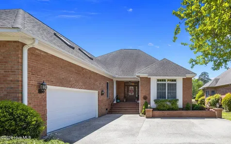 102 Pinehurst Drive New Bern NC 28562