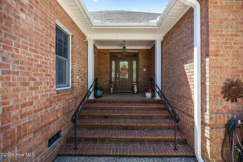 102 Pinehurst Drive New Bern NC 28562