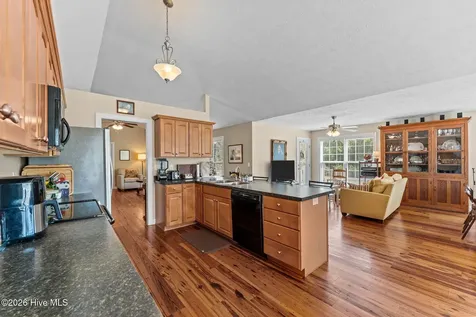 5 Vineyard Place Foxfire Village NC 27281