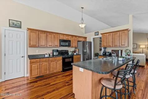 5 Vineyard Place Foxfire Village NC 27281