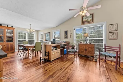 5 Vineyard Place Foxfire Village NC 27281