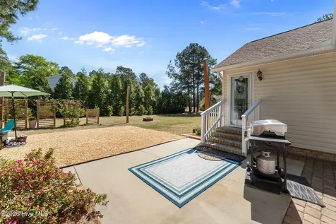 5 Vineyard Place Foxfire Village NC 27281