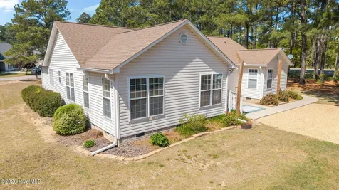 5 Vineyard Place Foxfire Village NC 27281