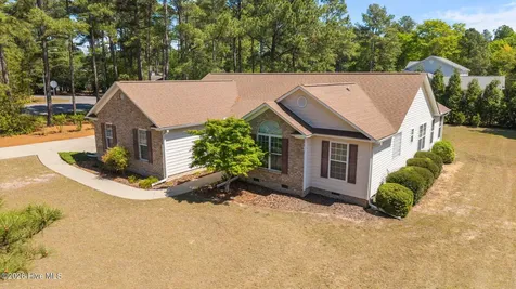 5 Vineyard Place Foxfire Village NC 27281
