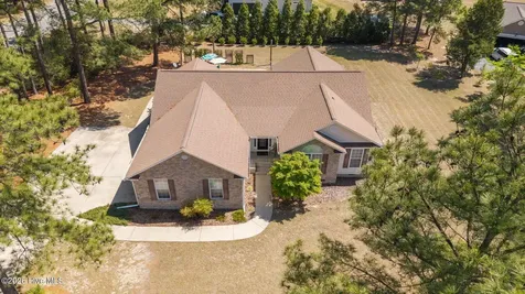 5 Vineyard Place Foxfire Village NC 27281