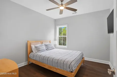 30 Man O War Lane Hampstead NC 28443