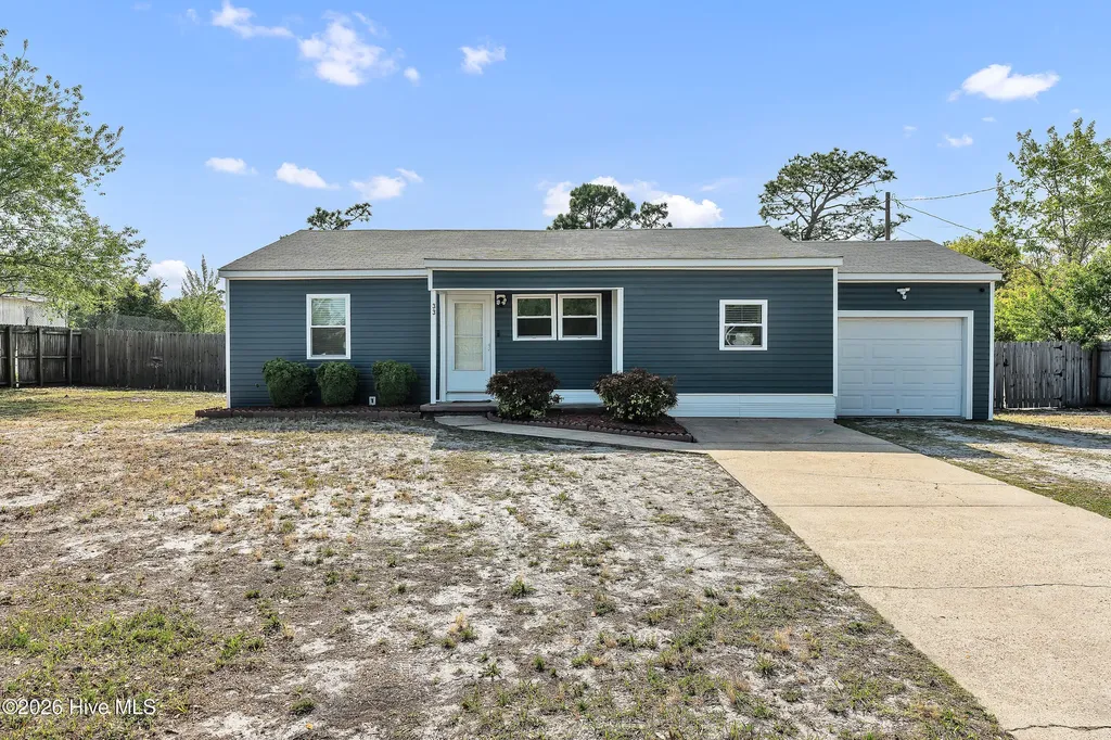 33 Riegel Drive Hubert NC 28539