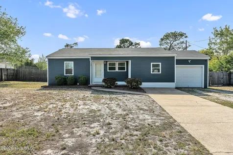 33 Riegel Drive Hubert NC 28539