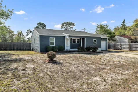 33 Riegel Drive Hubert NC 28539