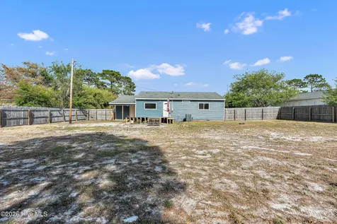 33 Riegel Drive Hubert NC 28539