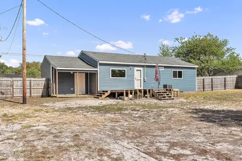 33 Riegel Drive Hubert NC 28539