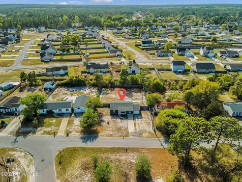 33 Riegel Drive Hubert NC 28539