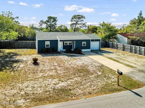 33 Riegel Drive Hubert NC 28539