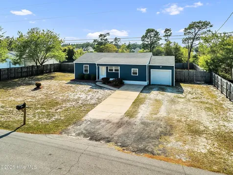 33 Riegel Drive Hubert NC 28539