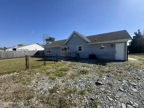 638 Sand Ridge Road Hubert NC 28539