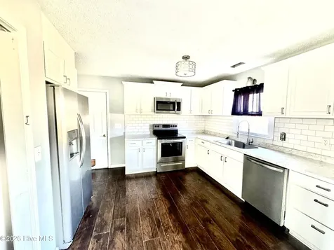 638 Sand Ridge Road Hubert NC 28539