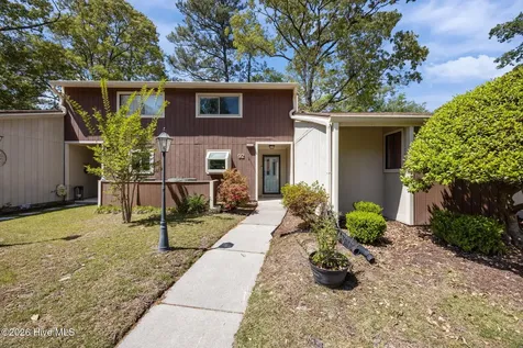 92 Quarterdeck Townes New Bern NC 28562