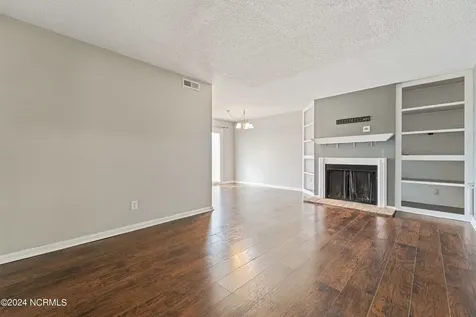 12 S Onsville Place Jacksonville NC 28546