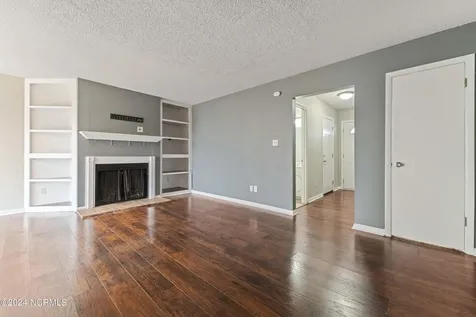 12 S Onsville Place Jacksonville NC 28546