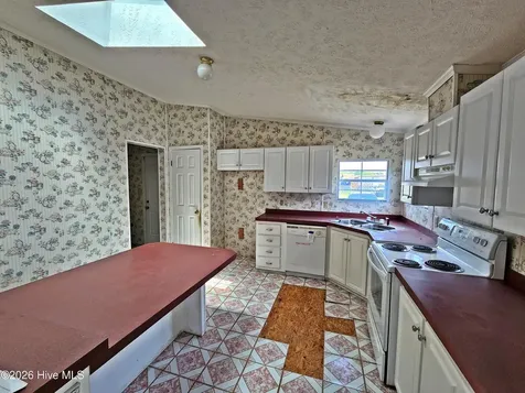 608 Old Whiteville Road Lumberton NC 28358