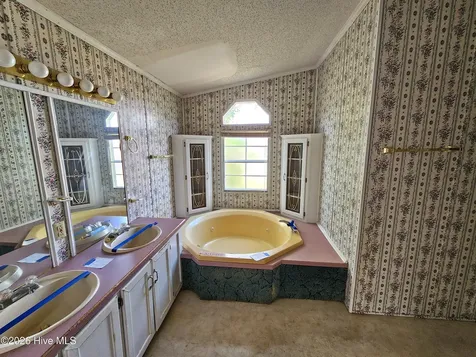 608 Old Whiteville Road Lumberton NC 28358