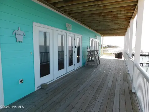 142 S Ferry Dock Road Harkers Island NC 28531