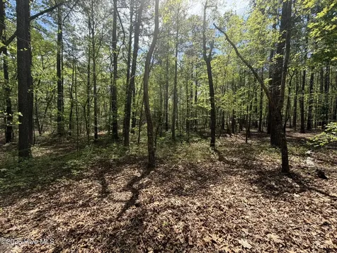 1014R Cedar Lane Seven Lakes NC 27376