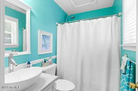 124 NE 15th Street Oak Island NC 28465