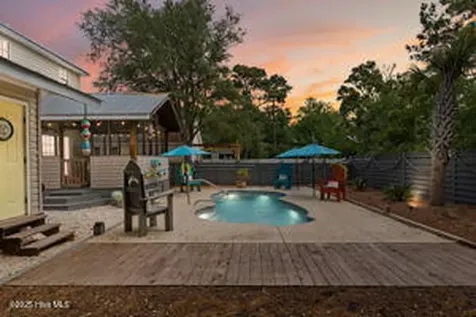 124 NE 15th Street Oak Island NC 28465