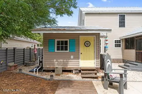 124 NE 15th Street Oak Island NC 28465