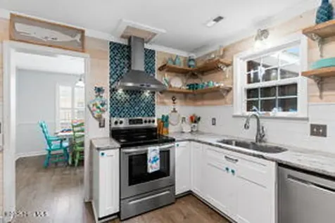124 NE 15th Street Oak Island NC 28465