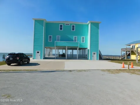 142 S Ferry Dock Road Harkers Island NC 28531