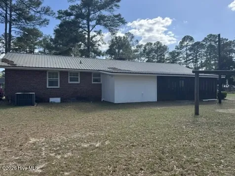 204 Lane Street Maxton NC 28364