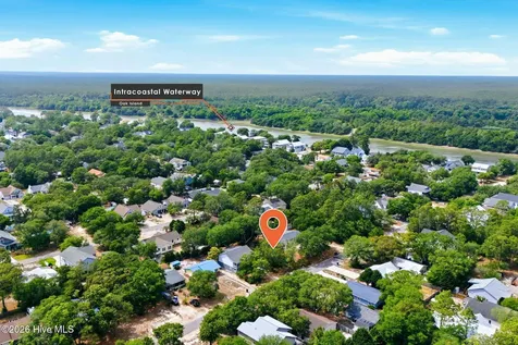 151 NW 6th Street Oak Island NC 28465