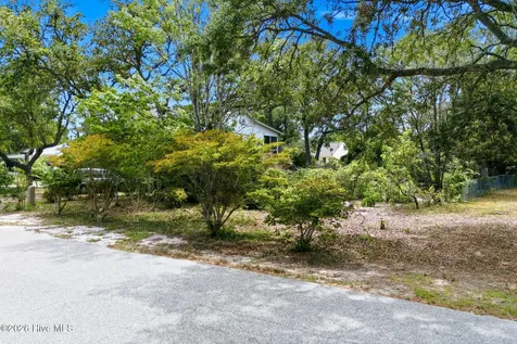 151 NW 6th Street Oak Island NC 28465
