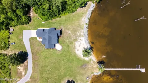 195 Mullet Bay Lane Hertford NC 27944