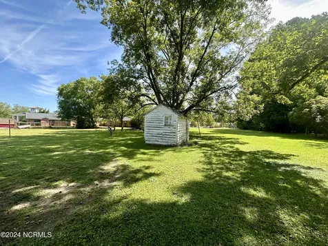 114 Rhodes Avenue Windsor NC 27983