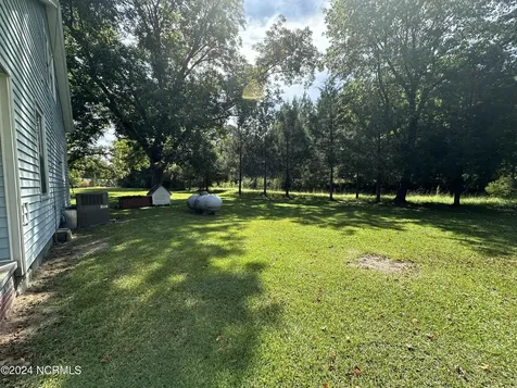 114 Rhodes Avenue Windsor NC 27983
