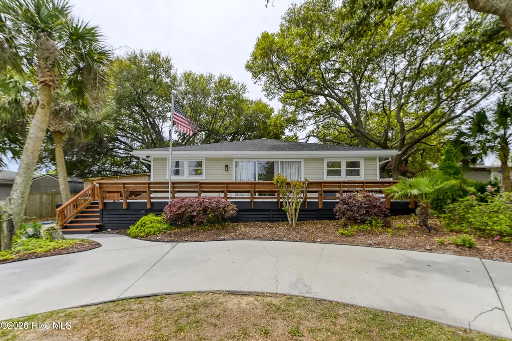 774 Driftwood Drive Hampstead NC 28443