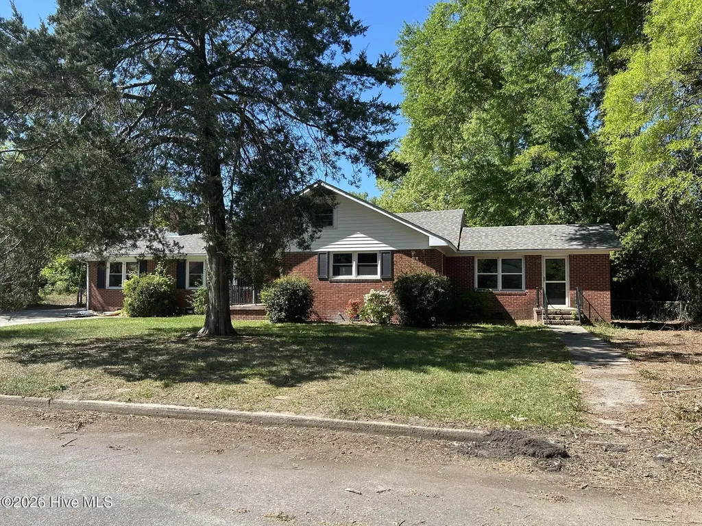 304 Dupont Circle Kinston NC 28501