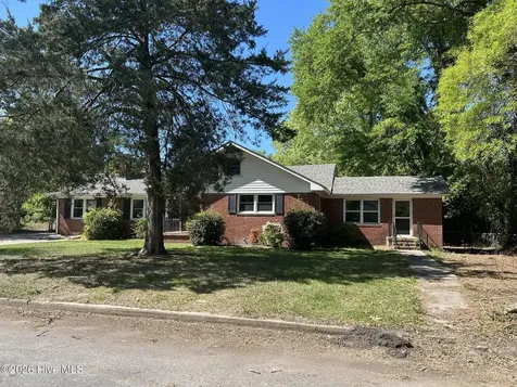 304 Dupont Circle Kinston NC 28501